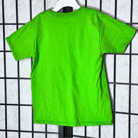 V-neck, short sleeve T-shirt, lime Hanes. Heavy knit 8 - Picture 4 of 5